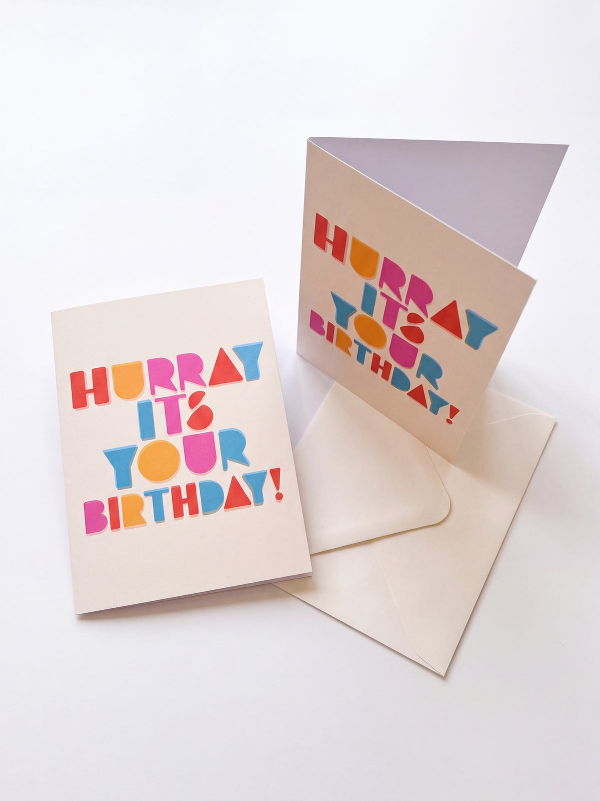 Klappkarte Hurray it's your birthday mit bunten Buchstaben